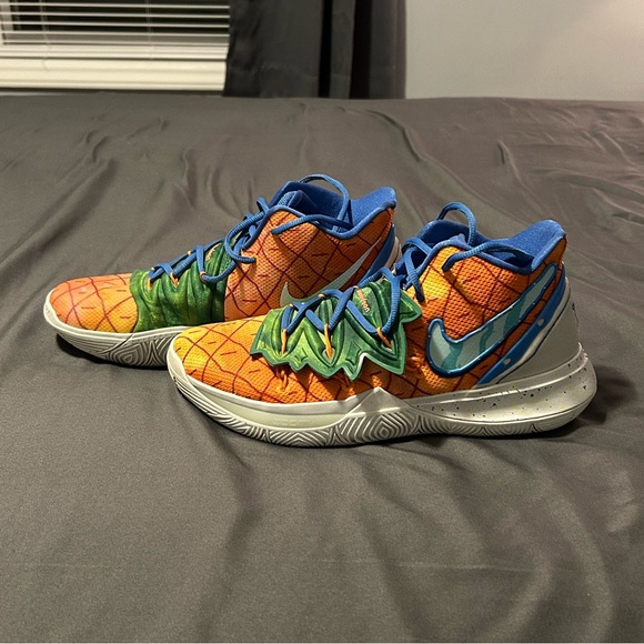Nike Kyrie SpongeBob Pineapple House Basketball Shoes